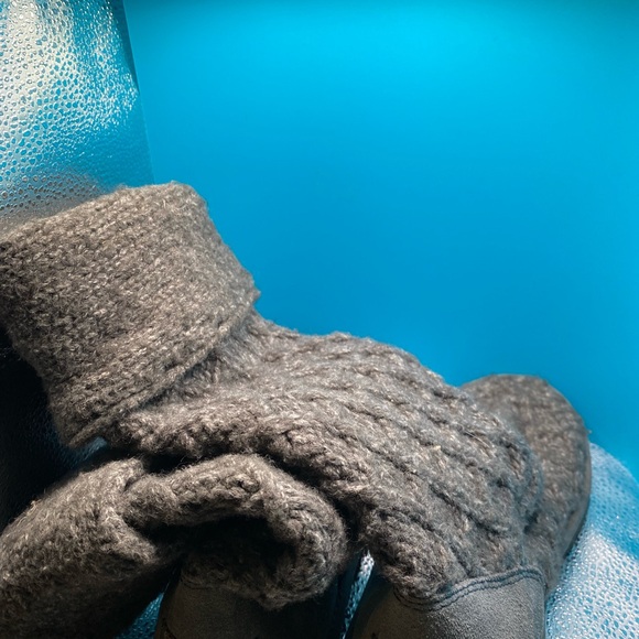 UGG Australian lattice sweater, Cardi boots - Picture 6 of 13